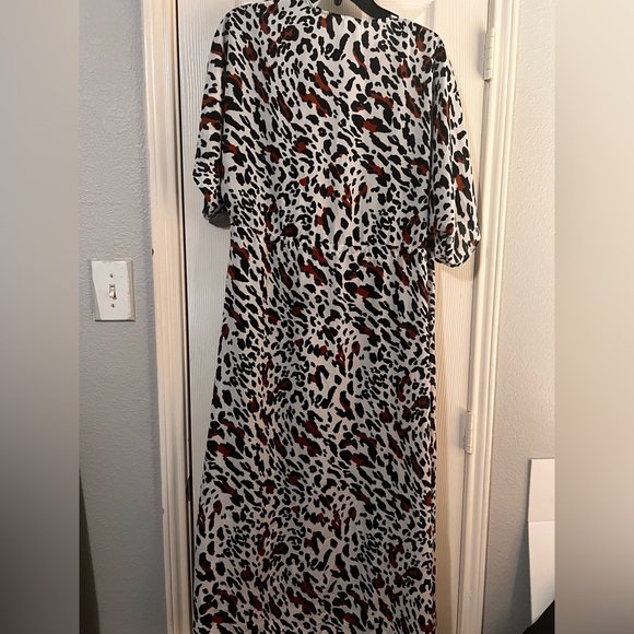 Time and Tru Animal print kimono - Picture 3 of 10
